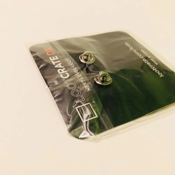 2016 Loot Crate DX September Speed Hot Rod Racing Car Lapel Enamel Pin - Picture 6 of 8